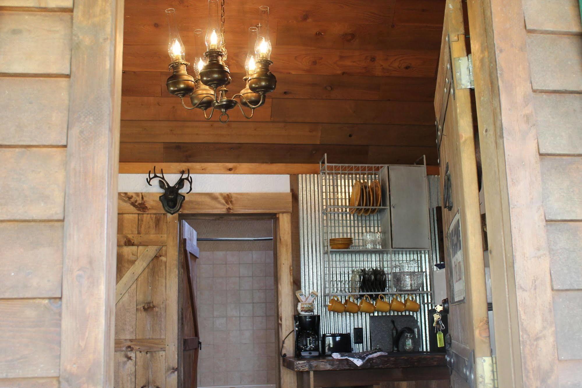 Bear Creek Lodge Cabin Resort Reeds Spring 외부 사진